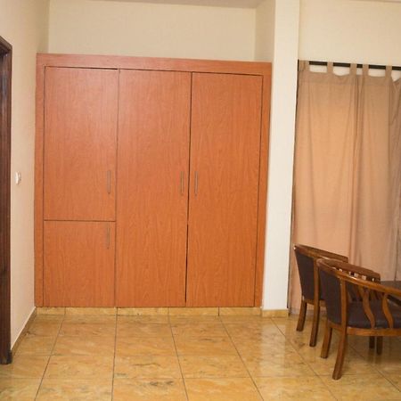 Hotel Marbella Lome Ngoại thất bức ảnh
