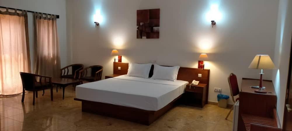 Hotel Marbella Lome Ngoại thất bức ảnh