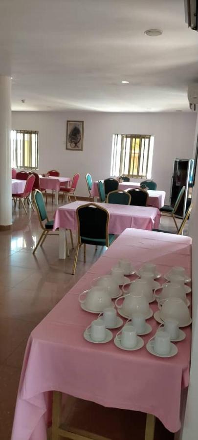 Hotel Marbella Lome Ngoại thất bức ảnh