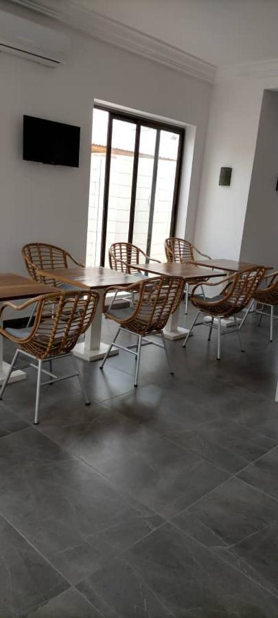 Hotel Marbella Lome Ngoại thất bức ảnh