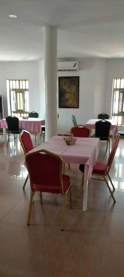 Hotel Marbella Lome Ngoại thất bức ảnh