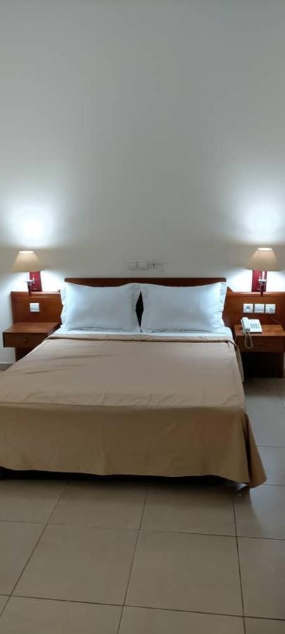 Hotel Marbella Lome Ngoại thất bức ảnh