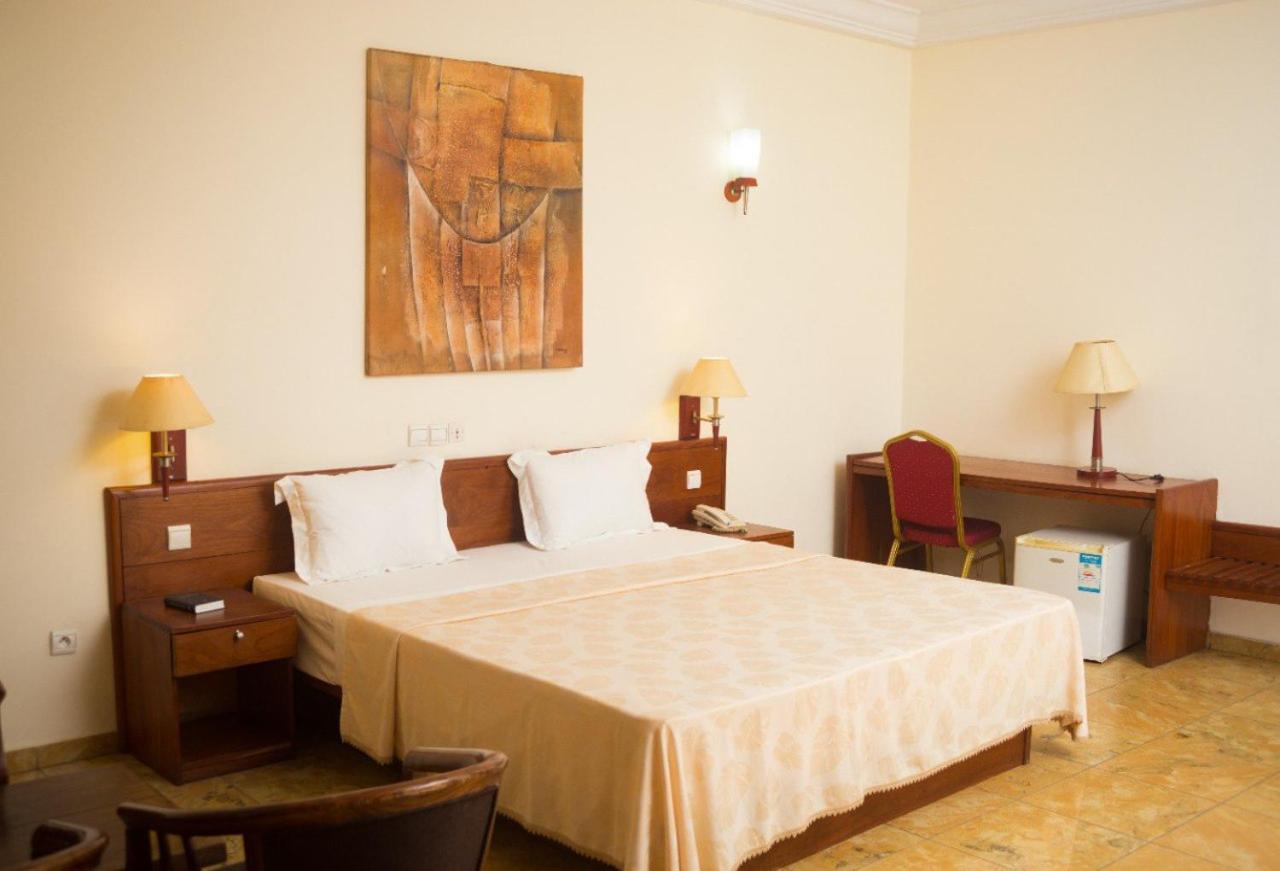 Hotel Marbella Lome Ngoại thất bức ảnh