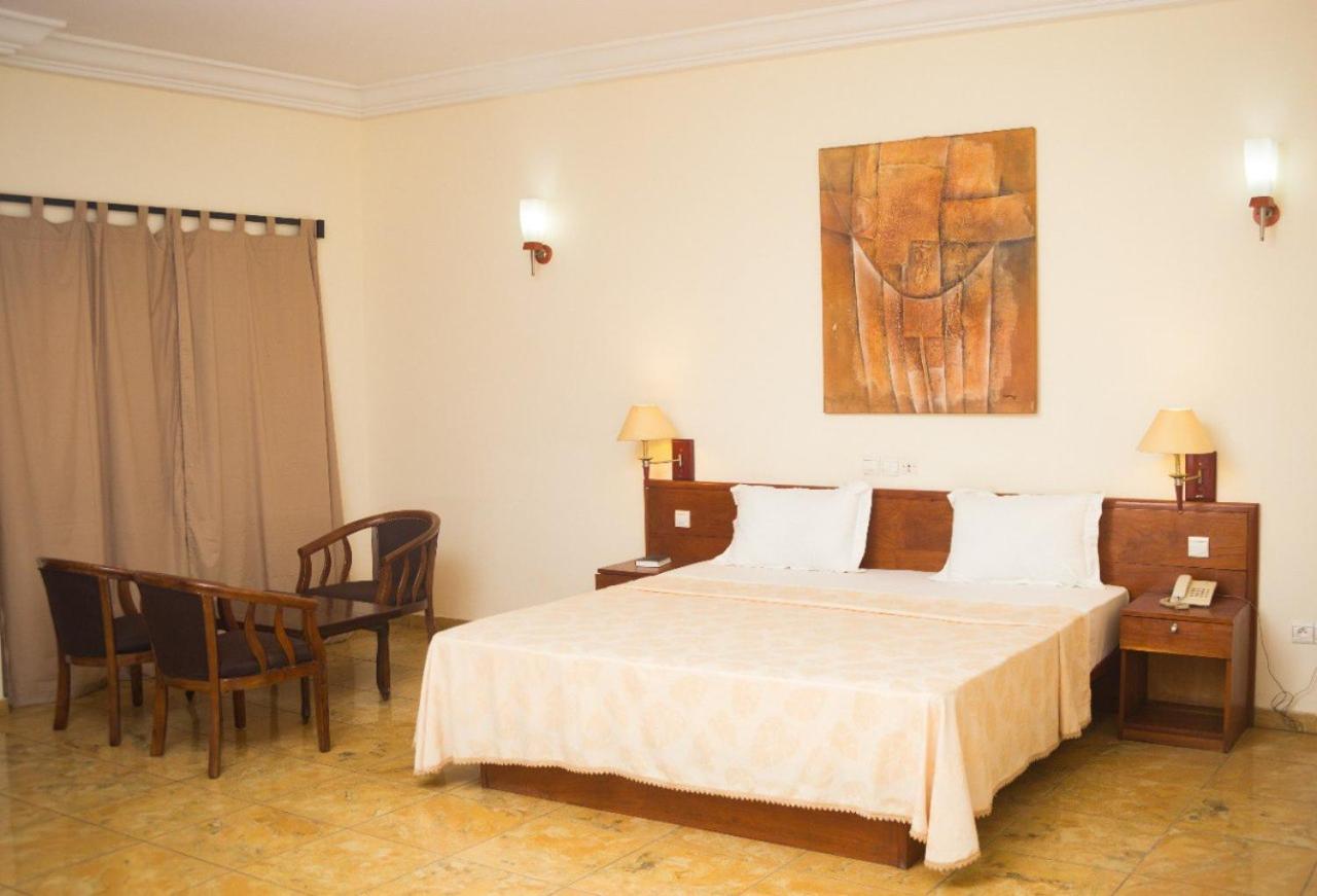 Hotel Marbella Lome Ngoại thất bức ảnh