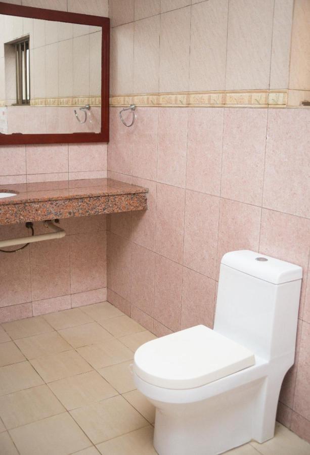 Hotel Marbella Lome Ngoại thất bức ảnh