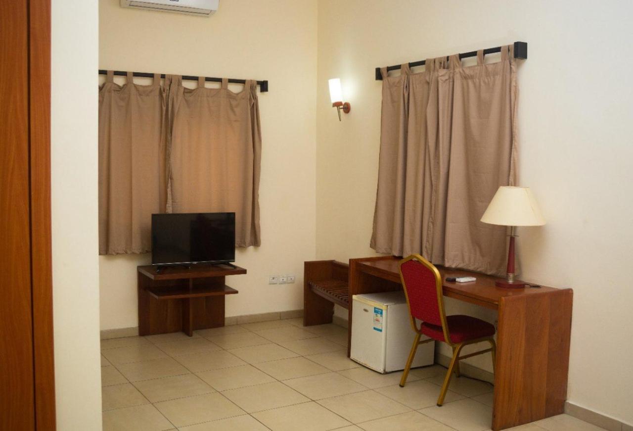 Hotel Marbella Lome Ngoại thất bức ảnh
