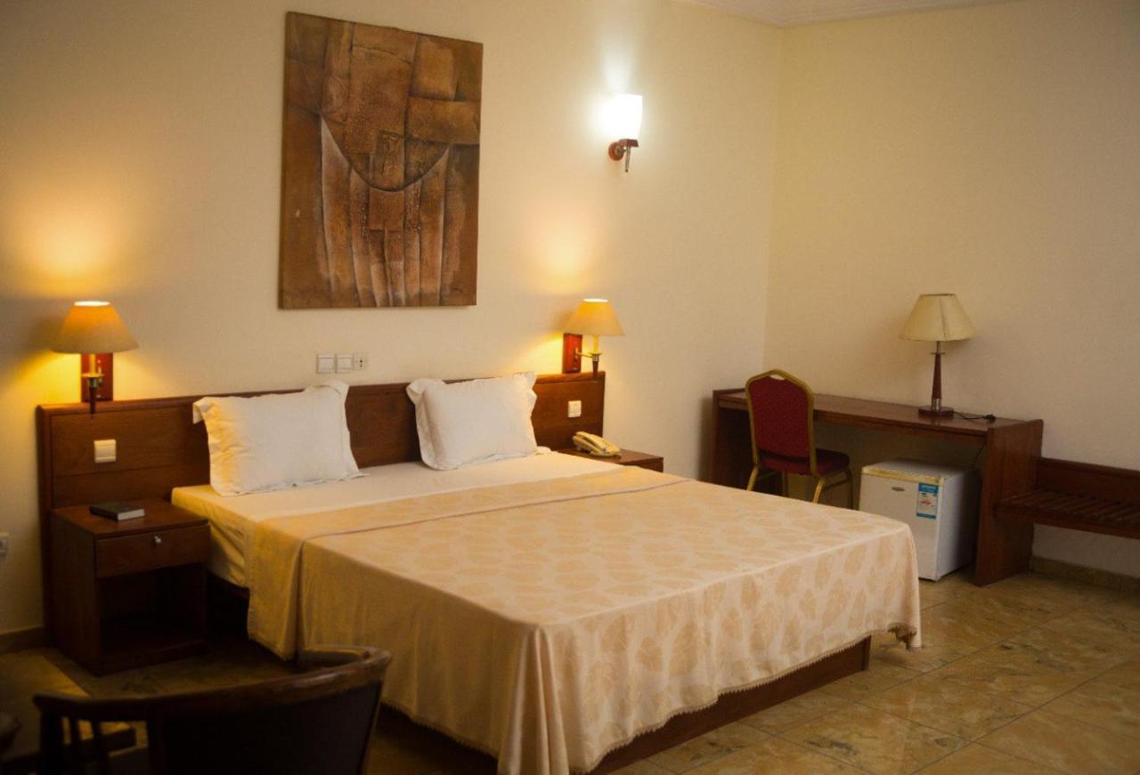 Hotel Marbella Lome Ngoại thất bức ảnh