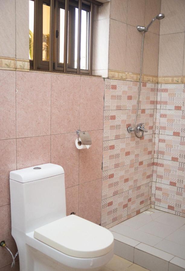 Hotel Marbella Lome Ngoại thất bức ảnh